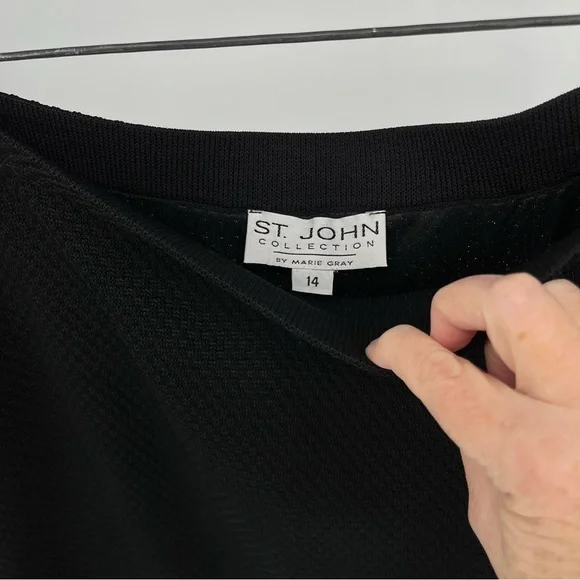 St. John Collection Santana Knit Blazer Suit Set Size 14 Black Gold Buttons - Picture 10 of 11